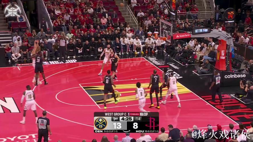 约基奇对阵火箭两场场均36.5分12.5篮板9.5助攻，三分命中率达53%